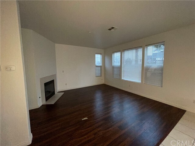 Foto del edificio - 20445 Red Poppy Ln