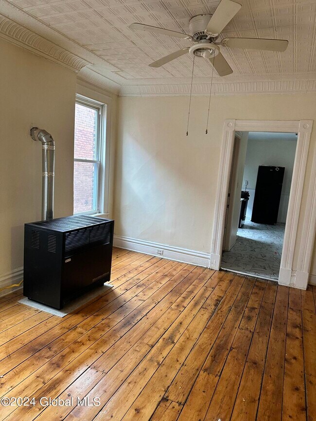 Foto del edificio - 384 8th St