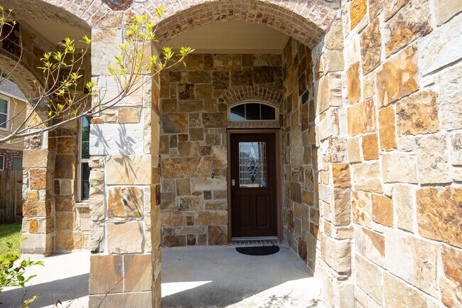 Foto del edificio - 6707 Hunters Creek Ln
