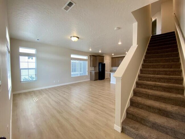 Building Photo - 267 S Hidden Lagoon Pl