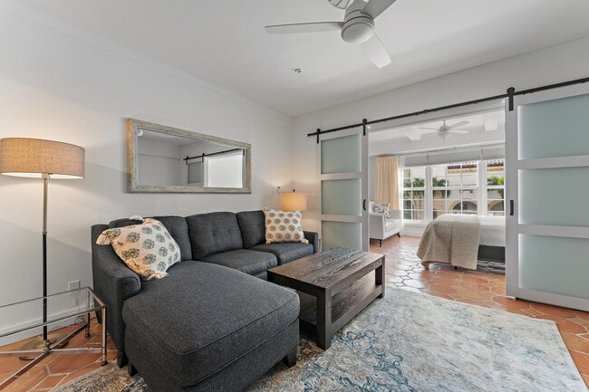 Foto del edificio - 235 Sunrise Ave