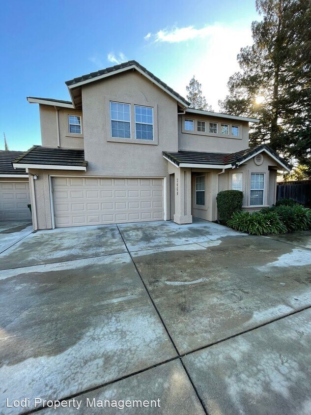 Primary Photo - 3 br, 2.5 bath House - 2468 Inglewood Drive
