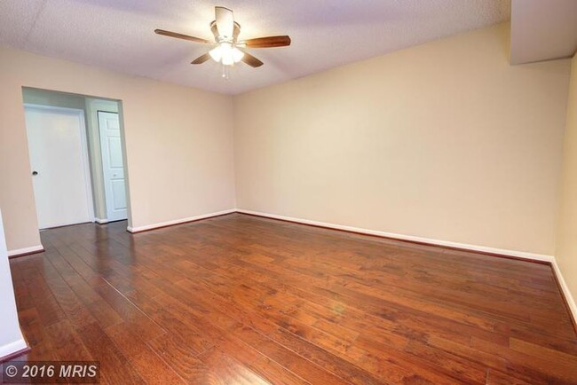 Living Room - 11627 Stoneview Sq