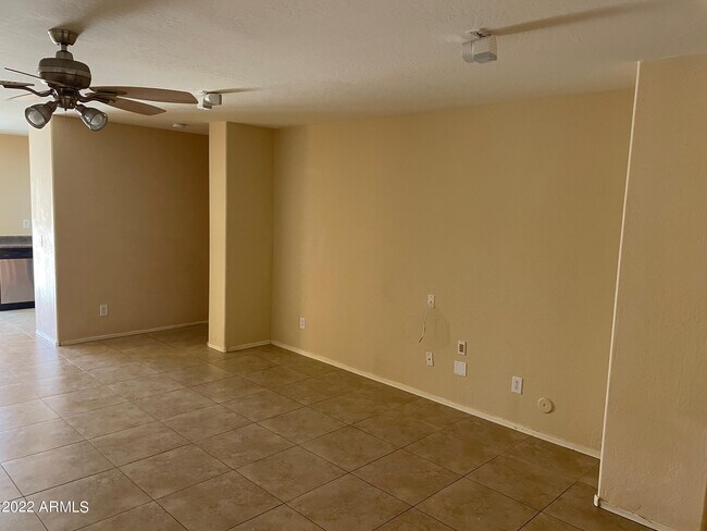 Foto del edificio - 25088 W Dove Cir