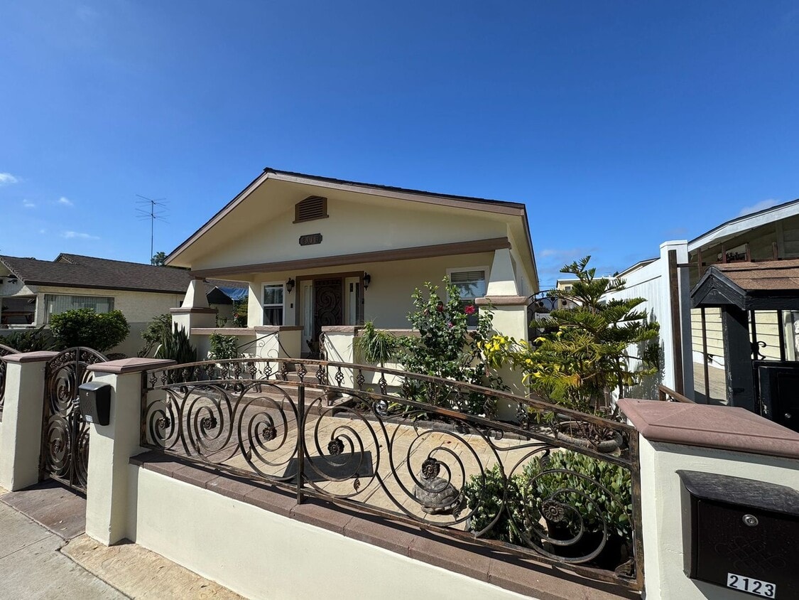Building Photo - Renovated House for Rent