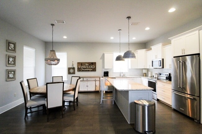 Foto del edificio - 283 Lakeland Dr