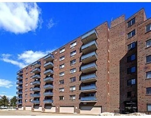 Building Photo - 32 Whites Ave