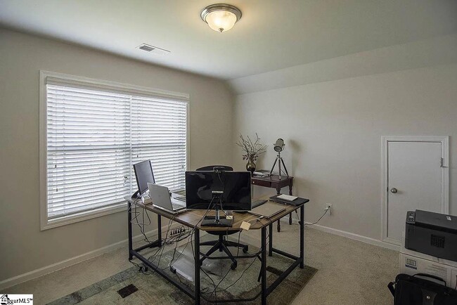 Building Photo - 126 Northwild Dr