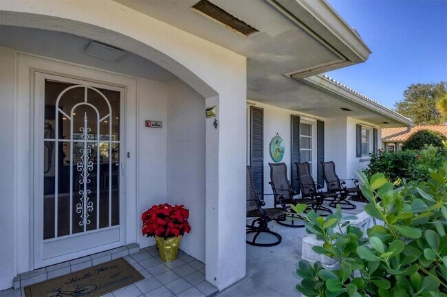 Foto del edificio - 2410 Cass St