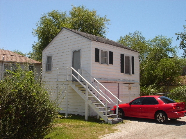 Building Photo - 1320 6th St