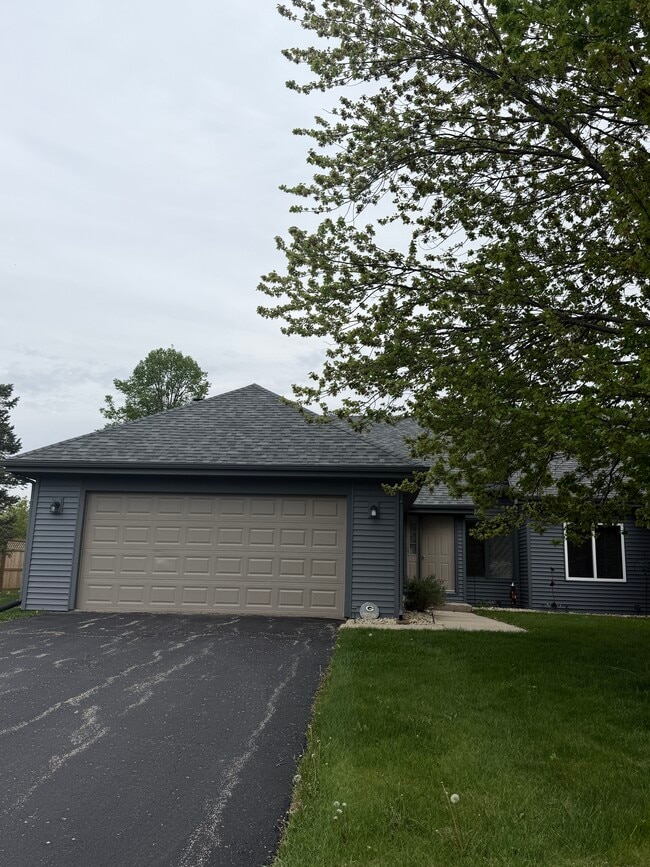 Building Photo - 202 Kirkstone Pl