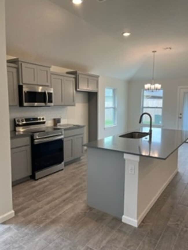 Building Photo - New Home!