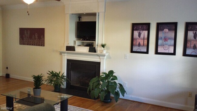 Building Photo - 3 br, 2.5 bath House - 7705 Perthshire Dr