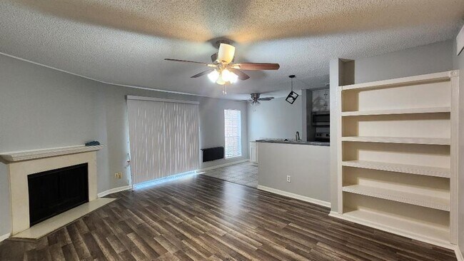 Building Photo - 2120 El Paseo St