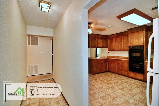 Foto del edificio - 160 Woodcliff Dr