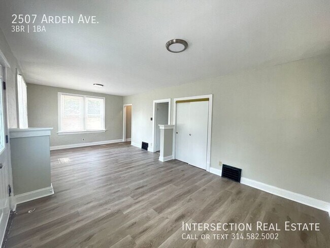 Building Photo - Completely Renovated 3 Bedroom w/Large Bac...