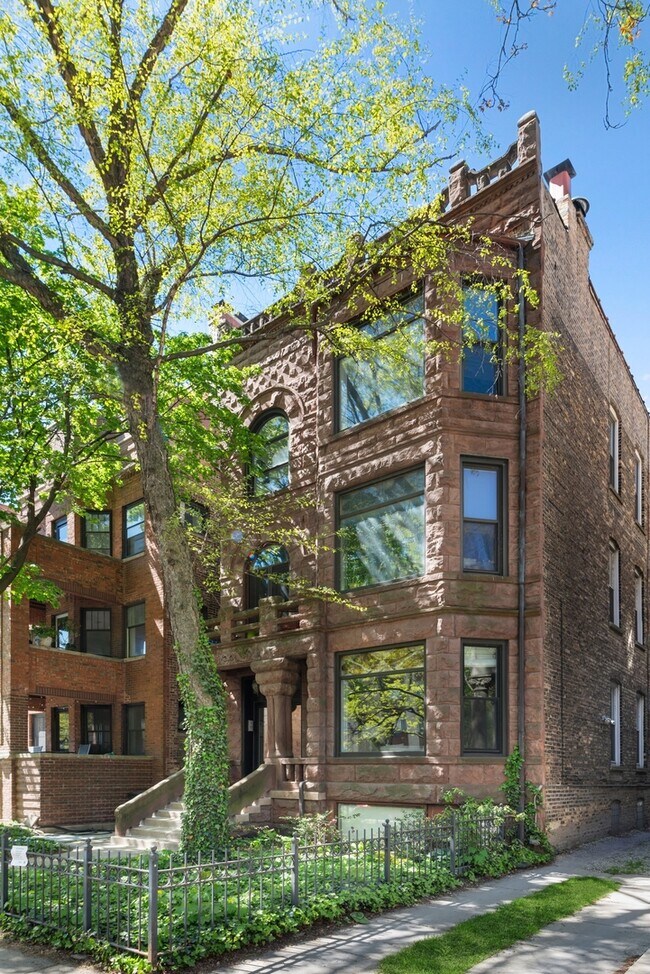 Building Photo - 648 W Grace St