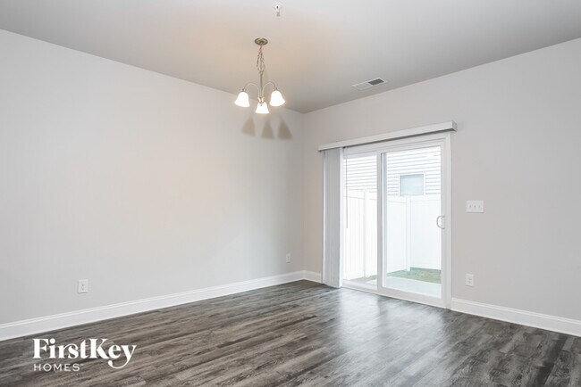 Foto del edificio - 9404 Village View Ct NW