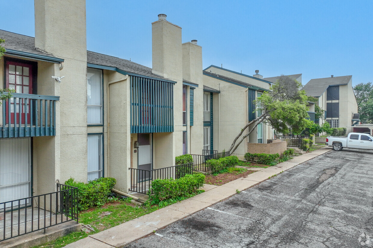 Foto del edificio - Old Vickery Square Condominiums