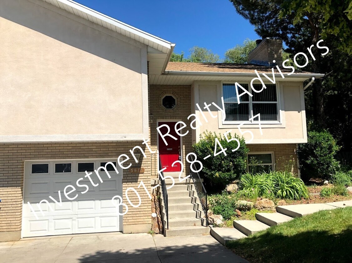 Primary Photo - Beautiful Three-Bedroom!