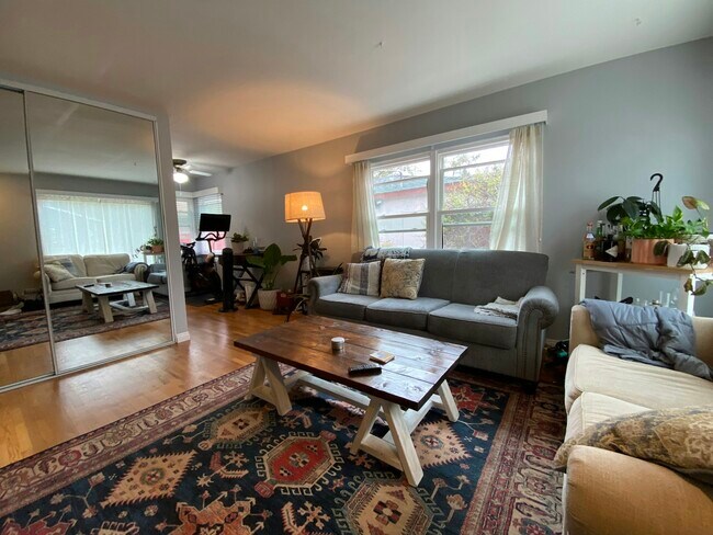 Foto del edificio - 3533 Juniper St