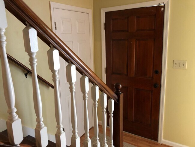 Building Photo - Available 7/15. Beautiful 4BR/2.5BA Home A...