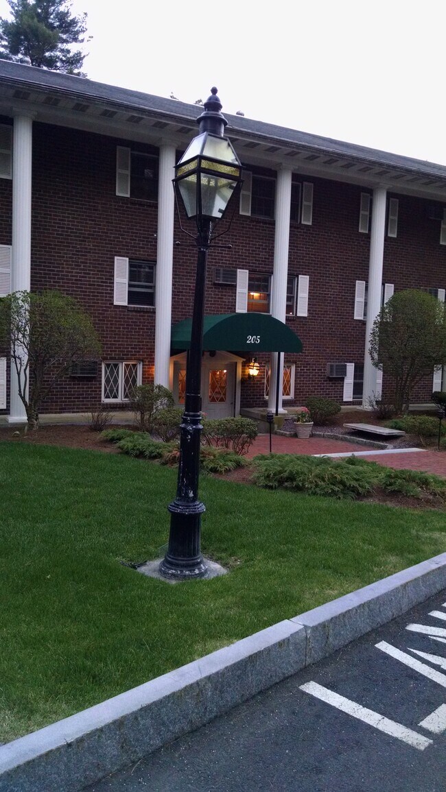 Foto del edificio - 205 Great Rd