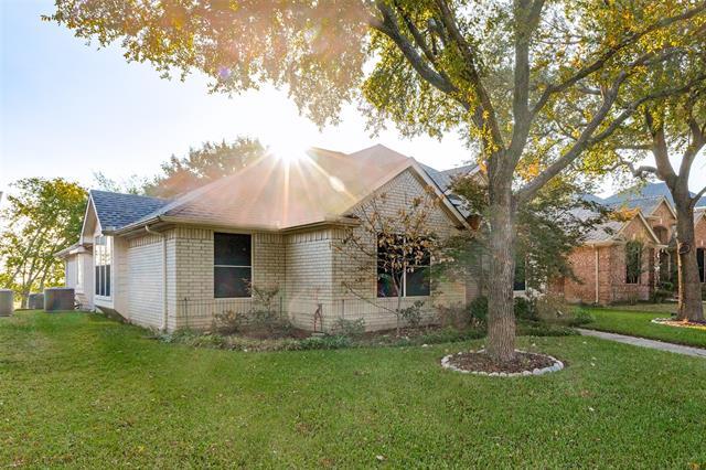 Building Photo - 305 Parkhurst Ln