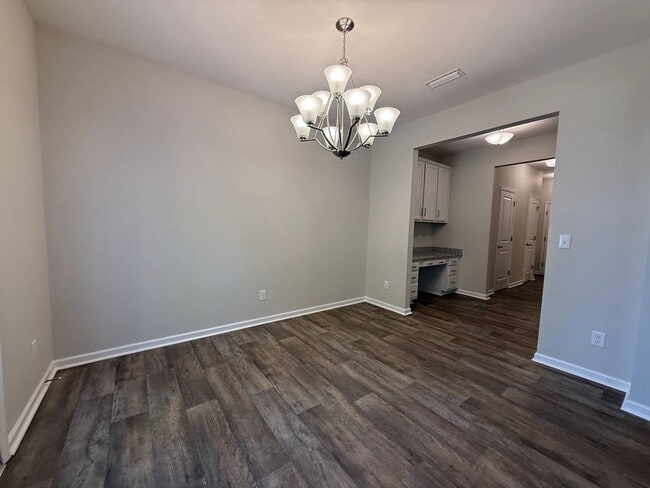 Building Photo - Updated 3 Bedroom Townhome with Harrisburg Schools