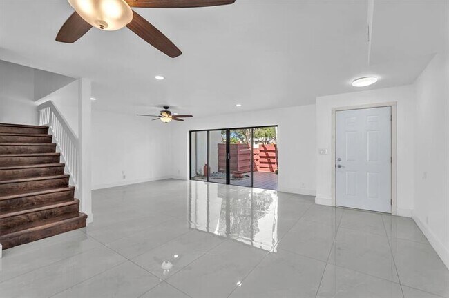 Building Photo - 3896 Meadow Ln