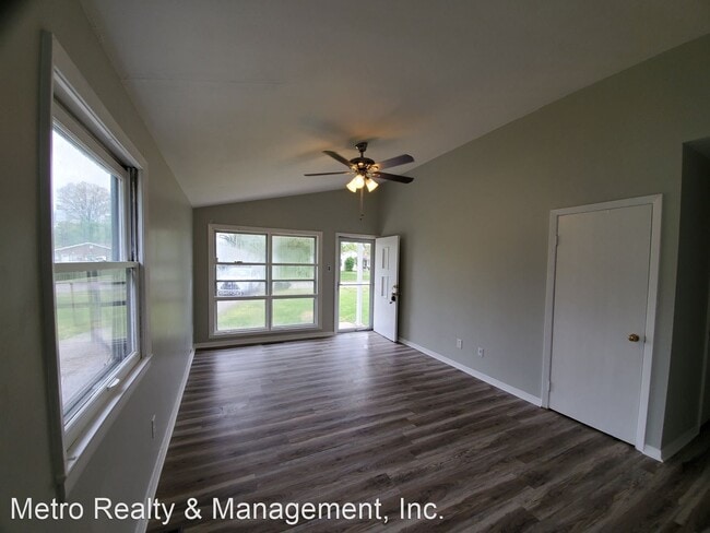 Building Photo - 3 br, 1 bath House - 5010 Delaware Dr