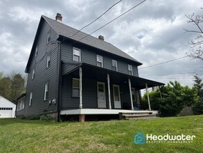 Building Photo - 685 Concord Rd