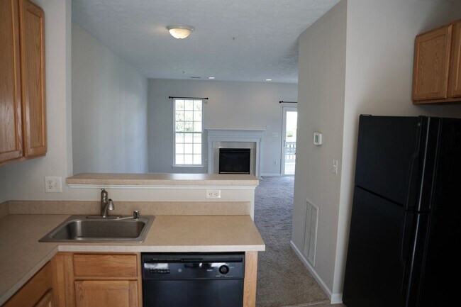 Foto del edificio - Beautiful 3 BR/ 2.5 BA EOG Townhome in Cra...