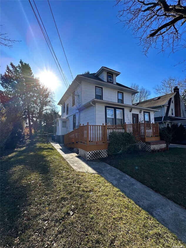 Primary Photo - 214 Bryant Ave