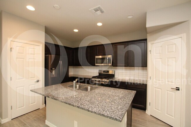 Foto del edificio - 5742 W Raymond St