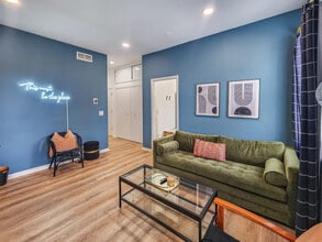 Building Photo - 1411 W Grand Ave