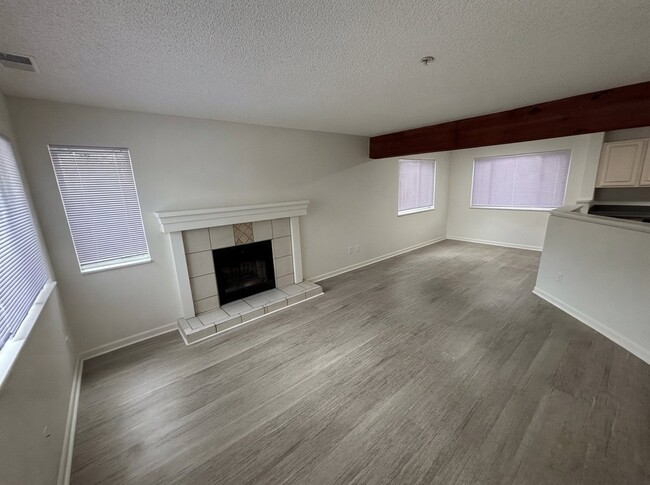 Building Photo - 650 Walden Cir