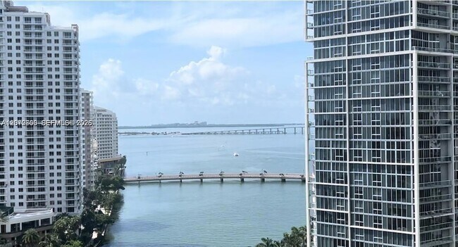 Foto del edificio - 300 Biscayne Blvd Way