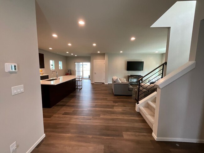Foto del edificio - Stunning Black Diamond home-Ten Trails (Pinewood Plan) - Available Early to Mid June