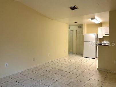 Building Photo - 38314 Hampton Ave