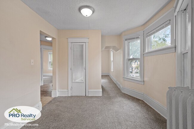 Foto del edificio - 3328 5th Ave S