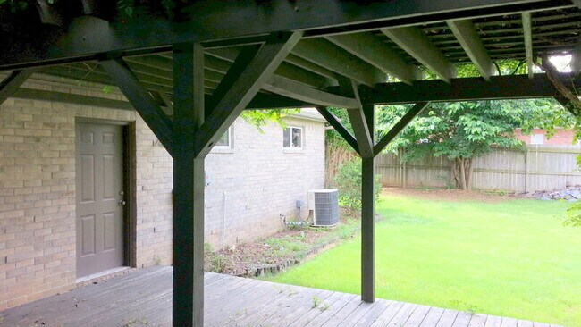 Building Photo - 4747 Mayflower Ct