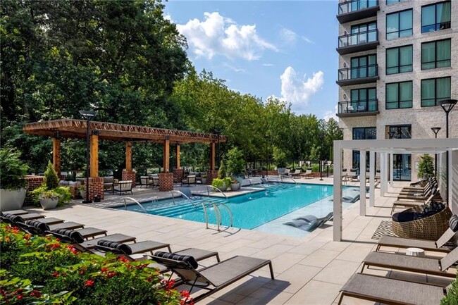 Foto del edificio - 3300 Roswell Rd NE