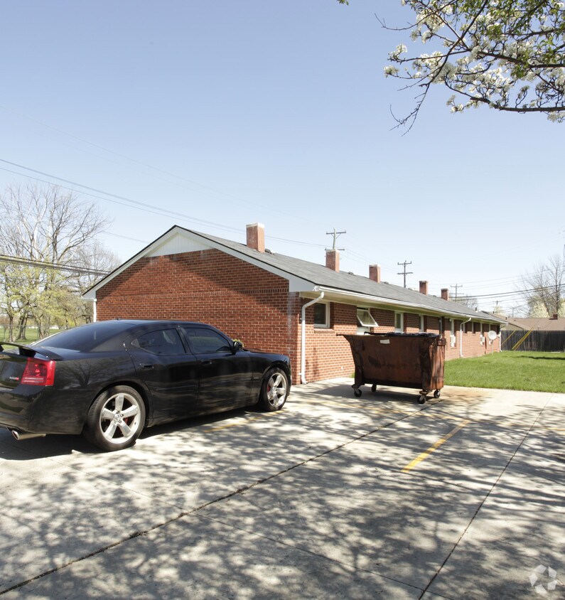 Building Photo - 2431 Normandy Rd