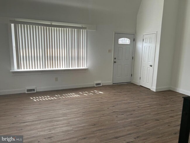 Building Photo - 126 Fronefield Ave