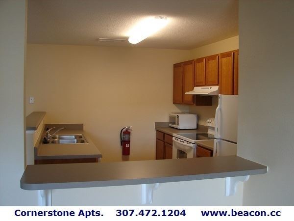 Building Photo - 915 N Elma St