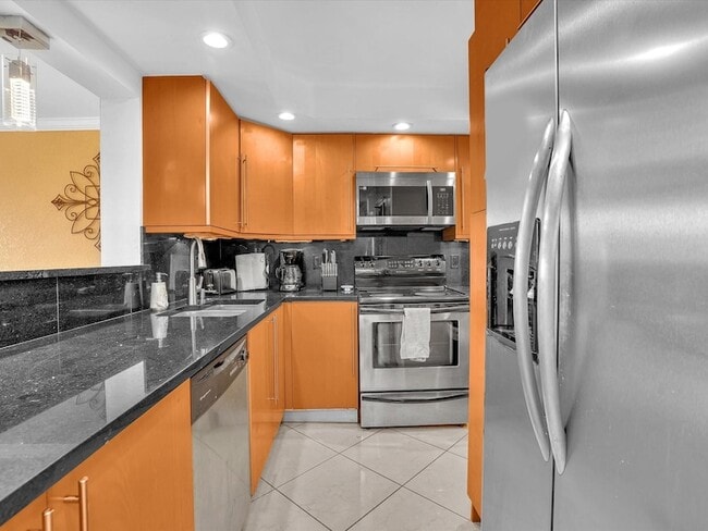 Foto del edificio - 401 Golden Isles Dr