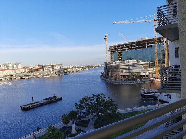 Foto del edificio - 275 Bayshore Blvd