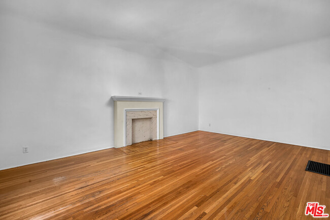 Foto del edificio - 425 S Oakhurst Dr