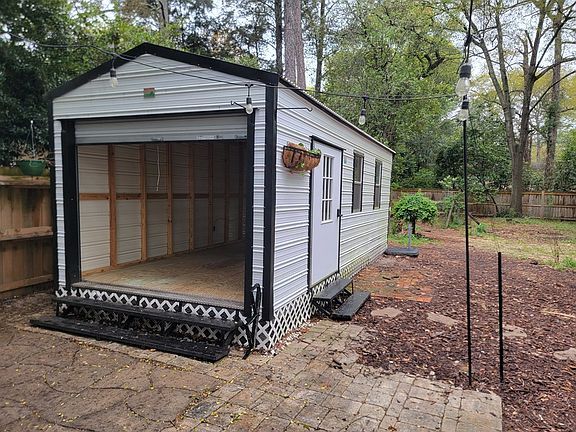 Foto del edificio - 804 Davis Ave